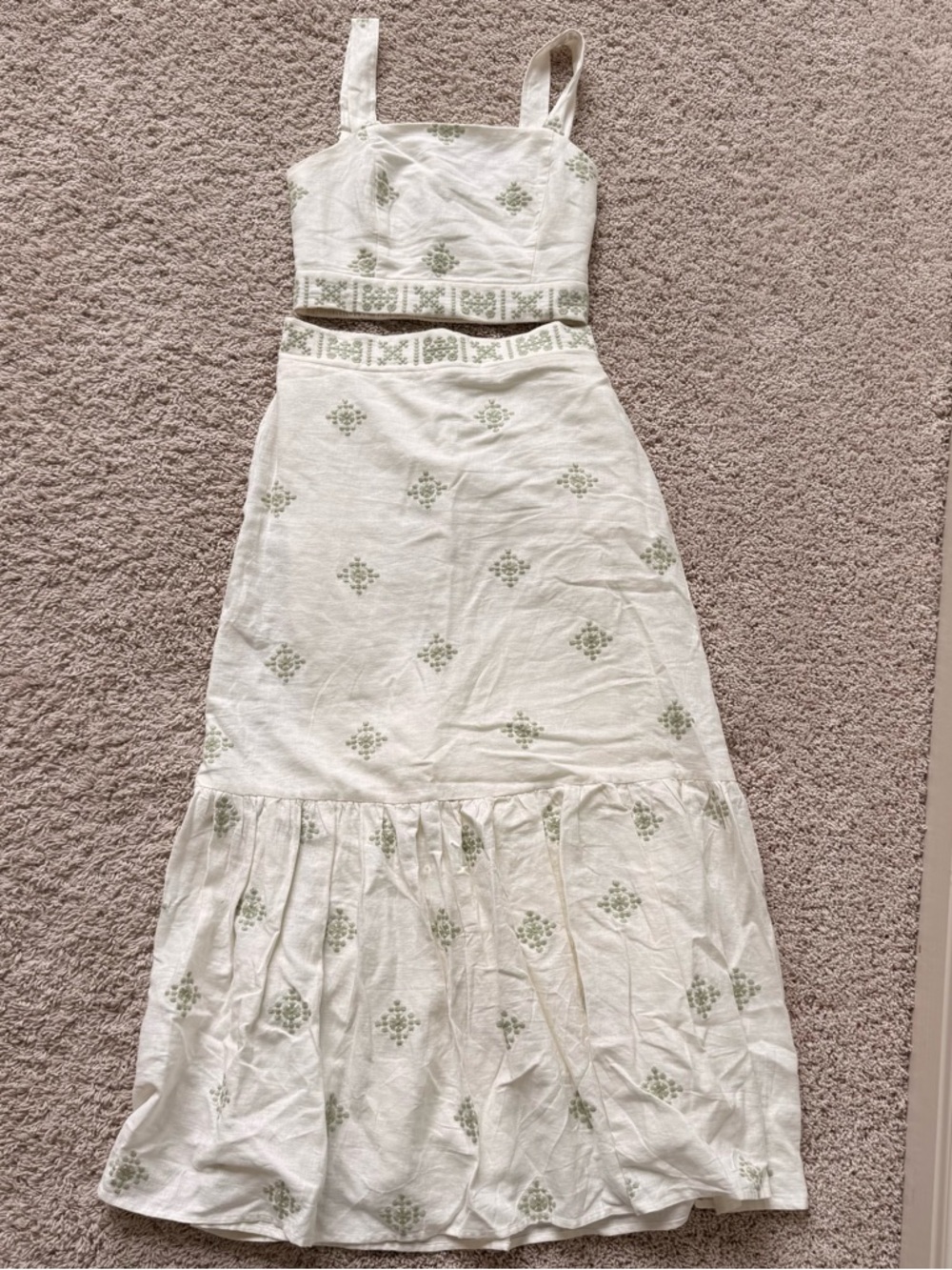 House of Harlow 1960 Cream Smocked Bodice set